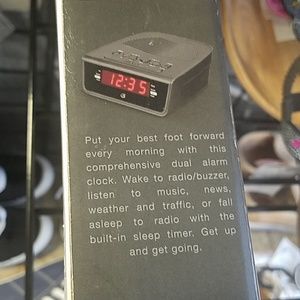 CLOCK RADIO with DUAL ALARM
